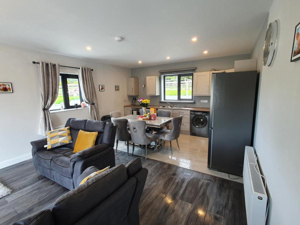N0 2 Greystones Clock Tower Lodge Leap Экстерьер фото